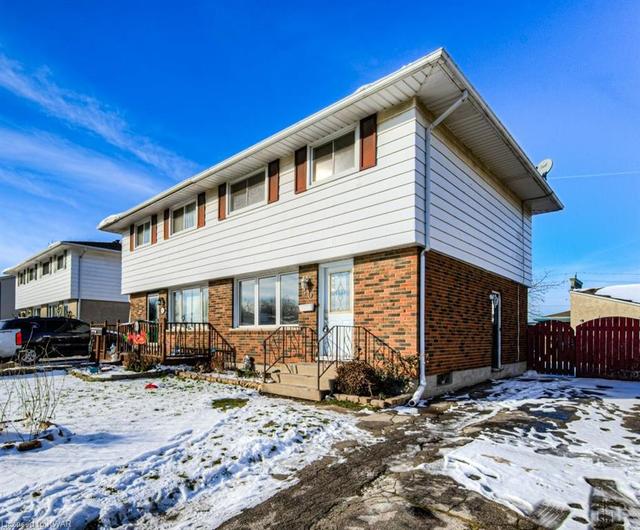 45 Roberts Crescent, House semidetached with 3 bedrooms, 2 bathrooms and 3 parking in Kitchener ON | Image 1