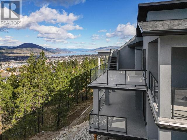 2799 Hawthorn Drive, House detached with 3 bedrooms, 3 bathrooms and 4 parking in Penticton BC | Image 6