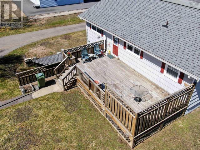105 Hillcrest Street, House detached with 3 bedrooms, 1 bathrooms and null parking in Bridgewater NS | Image 4