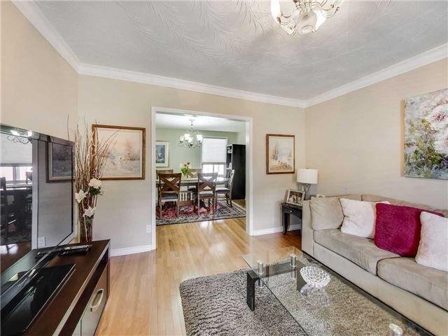 56 Millicent St, House detached with 3 bedrooms, 2 bathrooms and 2 parking in Toronto ON | Image 4