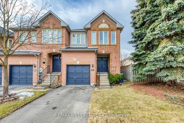 119 Kenwood Dr, Townhouse with 3 bedrooms, 3 bathrooms and 2 parking in Brampton ON | Image 1