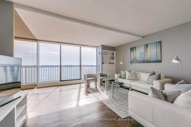 1001 - 33 Harbour Sq, Condo with 1 bedrooms, 1 bathrooms and 1 parking in Toronto ON | Image 1