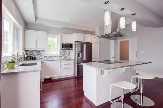 1 Oakridge Dr, House detached with 4 bedrooms, 4 bathrooms and 3 parking in Toronto ON | Image 5