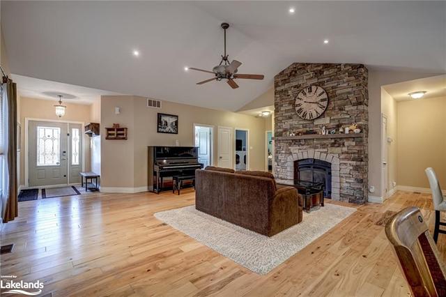 12 Baycrest Drive, House detached with 5 bedrooms, 3 bathrooms and 6 parking in Parry Sound ON | Image 8