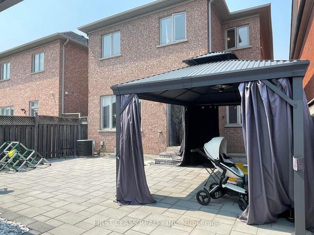 35 West Normandy Dr, House detached with 3 bedrooms, 3 bathrooms and 3 parking in Markham ON | Image 11