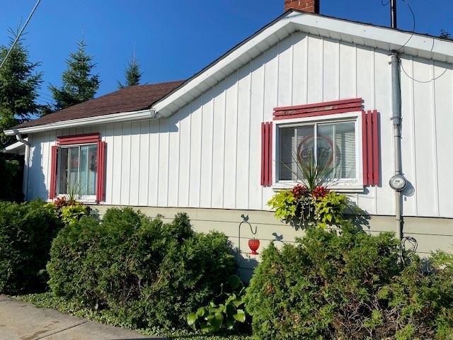 325 Eleventh Street E, House detached with 2 bedrooms, 1 bathrooms and 2 parking in Cornwall ON | Image 5