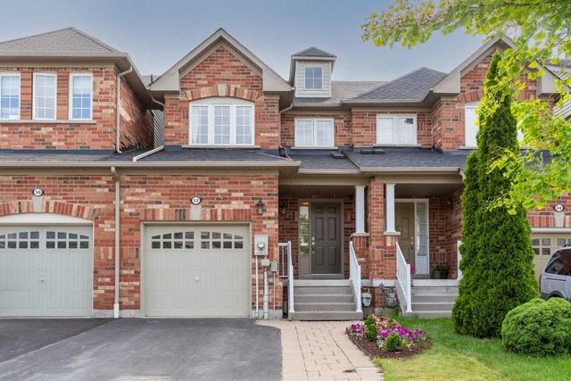 52 Neill Ave, House attached with 3 bedrooms, 3 bathrooms and 3 parking in Whitby ON | Image 1