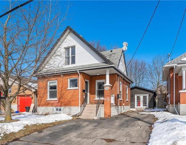 151 Norfolk Avenue, House detached with 3 bedrooms, 1 bathrooms and 3 parking in Cambridge ON | Image 2