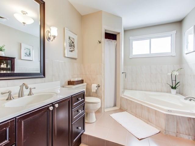 106 Regina Ave, House detached with 3 bedrooms, 3 bathrooms and 2 parking in Toronto ON | Image 10