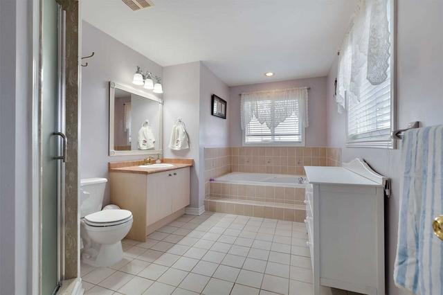 32 Lang Dr, House detached with 4 bedrooms, 4 bathrooms and 6 parking in Barrie ON | Image 15