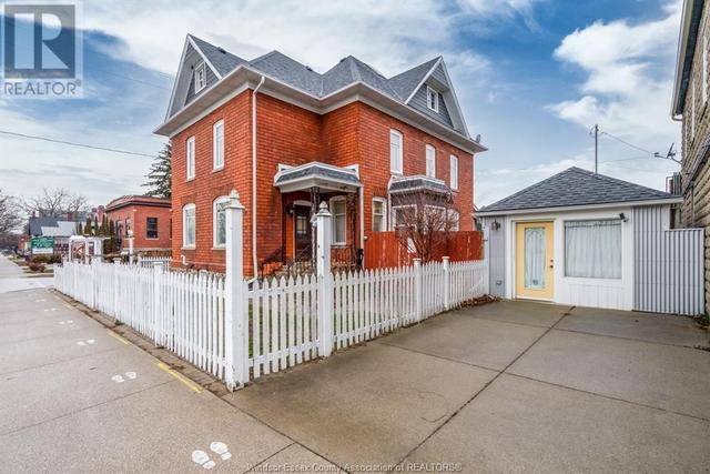 20 Division Street South, House detached with 3 bedrooms, 3 bathrooms and null parking in Kingsville ON | Image 2