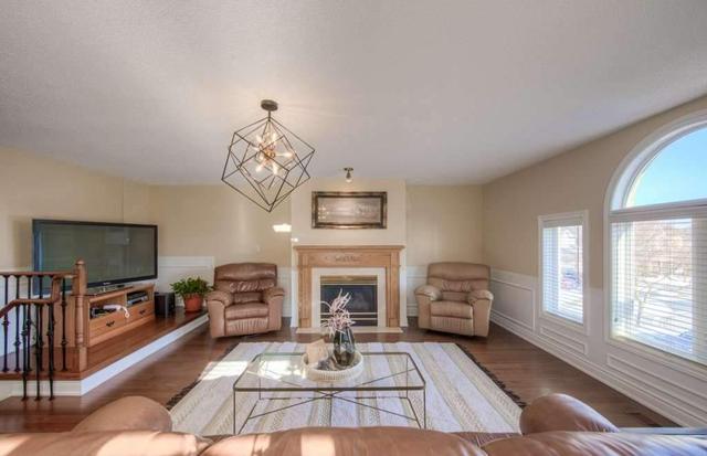 35 Strathroy Cres, House detached with 3 bedrooms, 4 bathrooms and 6 parking in Hamilton ON | Image 8