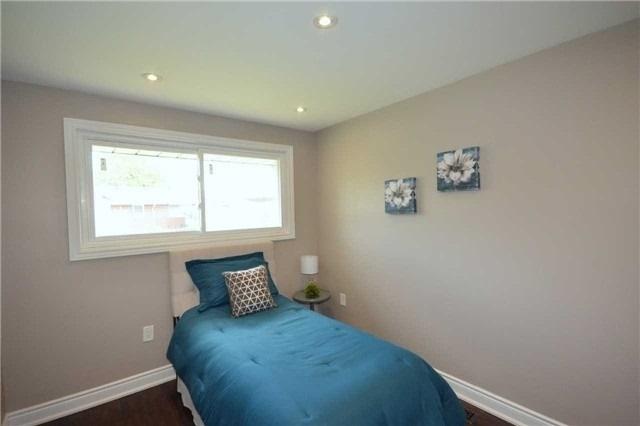 55 Wildewood Ave, House detached with 3 bedrooms, 2 bathrooms and 6 parking in Hamilton ON | Image 3
