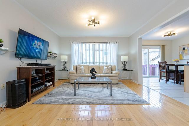 30 Cheetah Cres, House semidetached with 3 bedrooms, 4 bathrooms and 3 parking in Toronto ON | Image 5