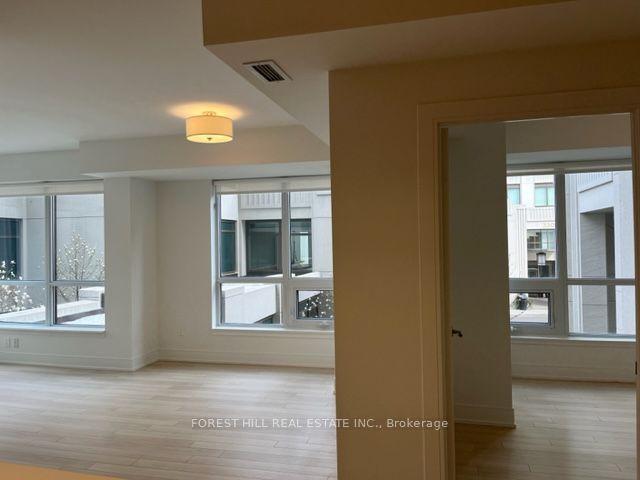 202 - 310 Tweedsmuir Ave, Condo with 2 bedrooms, 1 bathrooms and 1 parking in Toronto ON | Image 2
