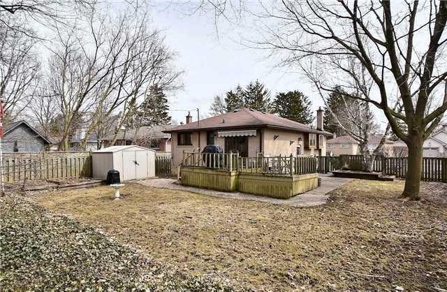 8 Algonquin Cres, House detached with 3 bedrooms, 2 bathrooms and 4 parking in Aurora ON | Image 10