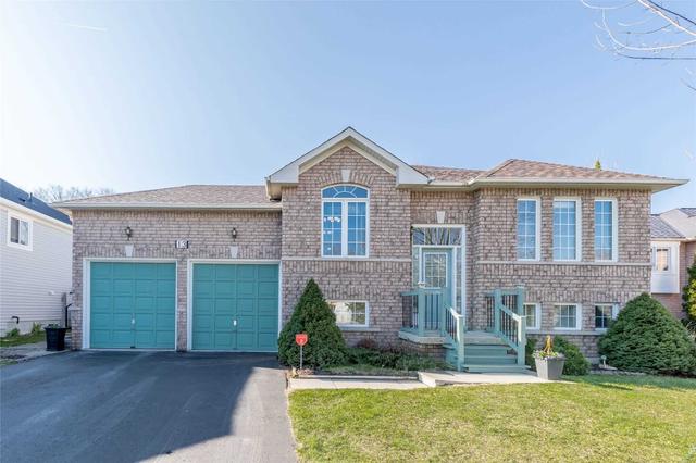 13 Tamarack Cres, House detached with 2 bedrooms, 2 bathrooms and 8 parking in Wasaga Beach ON | Image 12