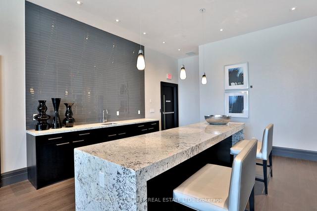 lph 3 - 65 Speers Rd, Condo with 2 bedrooms, 2 bathrooms and 2 parking in Oakville ON | Image 14