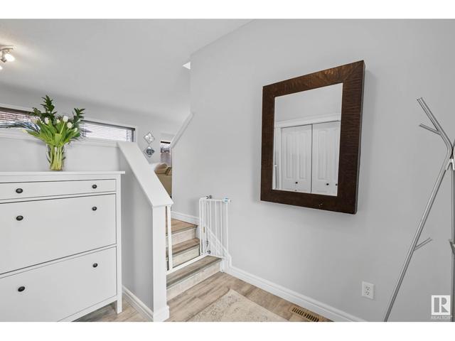 20324 47 Av Nw, House detached with 4 bedrooms, 3 bathrooms and 4 parking in Edmonton AB | Image 3