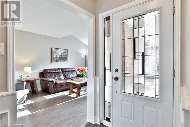 13 - 1550 Grosvenor Street, House semidetached with 3 bedrooms, 1 bathrooms and 2 parking in Oakville ON | Image 4