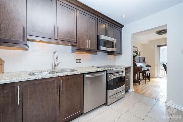 46 Oakhaven Private, Townhouse with 3 bedrooms, 3 bathrooms and 2 parking in Ottawa ON | Image 10