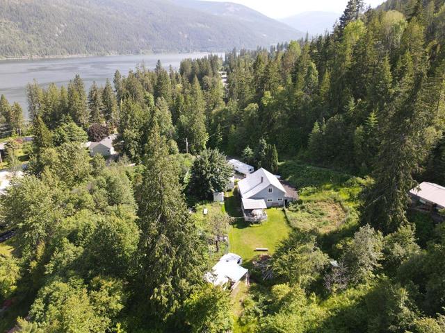 1946 Cox Road, House detached with 3 bedrooms, 2 bathrooms and 6 parking in Central Kootenay F BC | Image 5