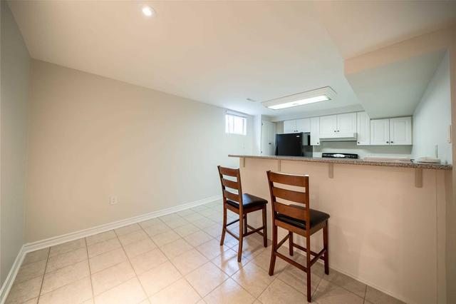 314 Castlehill Rd, House detached with 2 bedrooms, 1 bathrooms and 4 parking in Vaughan ON | Image 15