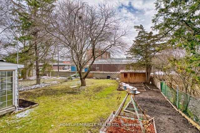 298 Elmwood St, House detached with 3 bedrooms, 2 bathrooms and 7 parking in Kingston ON | Image 28