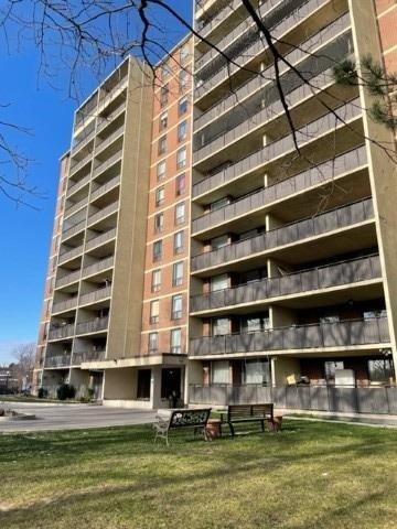805 - 15 London Green Crct, Condo with 2 bedrooms, 2 bathrooms and 1 parking in Toronto ON | Card Image