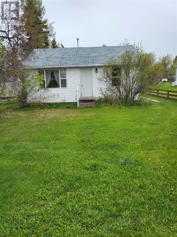 909 6th Avenue, House detached with 2 bedrooms, 1 bathrooms and null parking in Beaverlodge AB | Image 6