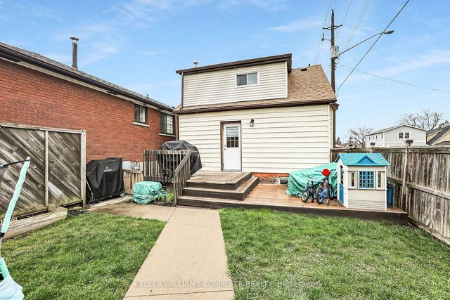 187 East 24th St, House detached with 2 bedrooms, 1 bathrooms and 3 parking in Hamilton ON | Image 10