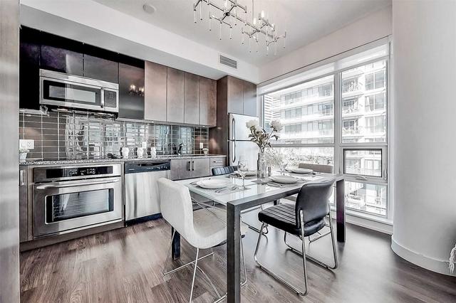907 - 89 Dunfield Ave, Condo with 2 bedrooms, 2 bathrooms and 1 parking in Toronto ON | Image 32