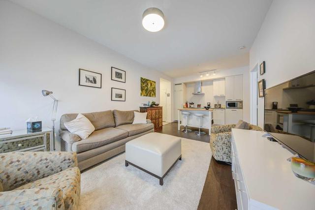 S713 - 455 Front St E, Condo with 3 bedrooms, 2 bathrooms and 1 parking in Toronto ON | Image 3