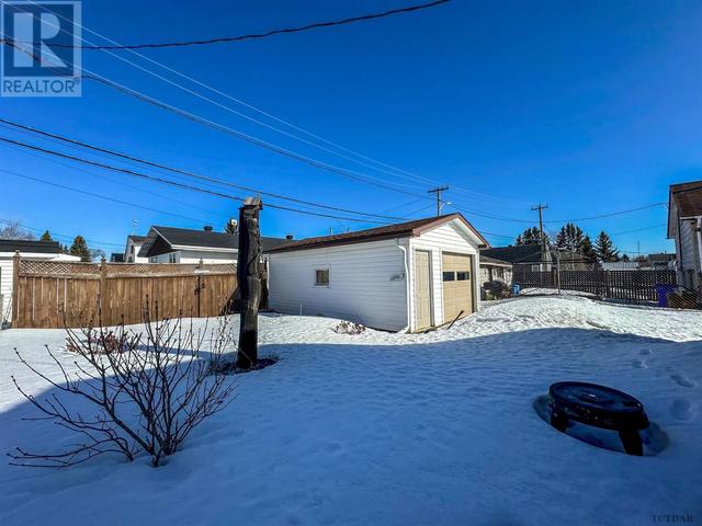 350 Cambridge Ave, House detached with 2 bedrooms, 1 bathrooms and null parking in Iroquois Falls ON | Image 30