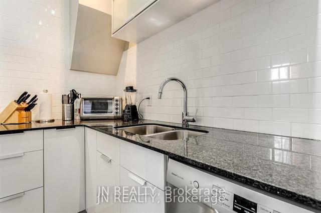 308 Harbord St, House semidetached with 3 bedrooms, 2 bathrooms and 0 parking in Toronto ON | Image 9