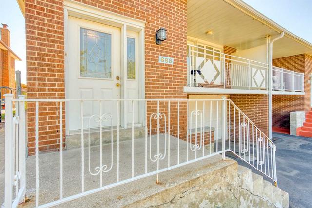888 Blairholm Ave, House semidetached with 4 bedrooms, 3 bathrooms and 4 parking in Mississauga ON | Image 12