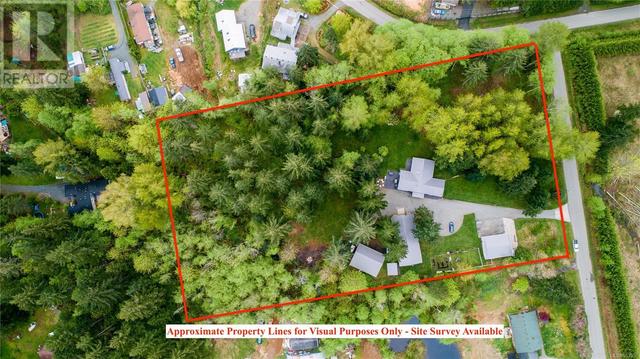 3430 Karen Rd, House detached with 3 bedrooms, 2 bathrooms and 6 parking in Comox Valley C (Puntledge   Black Creek) BC | Image 2
