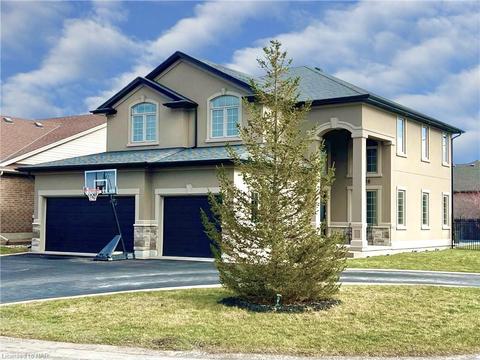 6498 Christopher Crescent Crescent, House detached with 4 bedrooms, 3 bathrooms and 7 parking in Niagara Falls ON | Card Image