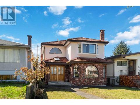 2636 E 46th Avenue, House detached with 3 bedrooms, 3 bathrooms and 2 parking in Vancouver BC | Card Image