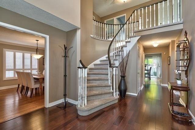 1109 Grandeur Cres W, House detached with 4 bedrooms, 4 bathrooms and 4 parking in Oakville ON | Image 2