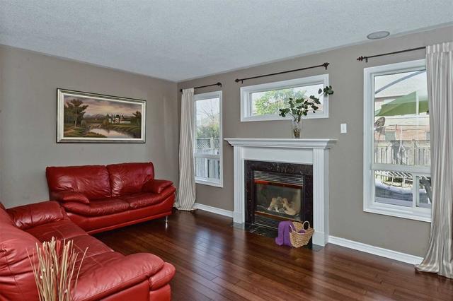 14 Artesian Dr, House detached with 4 bedrooms, 3 bathrooms and 4 parking in Whitby ON | Image 22