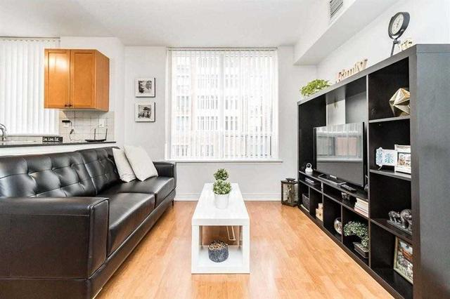 214 - 1369 Bloor St W, Condo with 2 bedrooms, 2 bathrooms and 1 parking in Toronto ON | Image 3