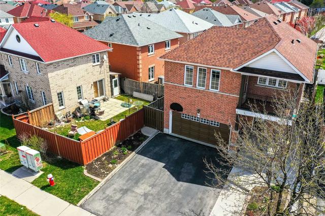 95 Farthingale Cres, House detached with 4 bedrooms, 4 bathrooms and 6 parking in Brampton ON | Image 31
