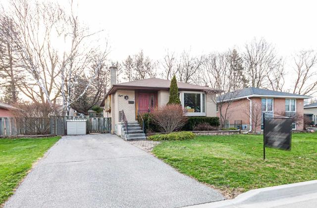 8 Algonquin Cres, House detached with 3 bedrooms, 2 bathrooms and 3 parking in Aurora ON | Image 12