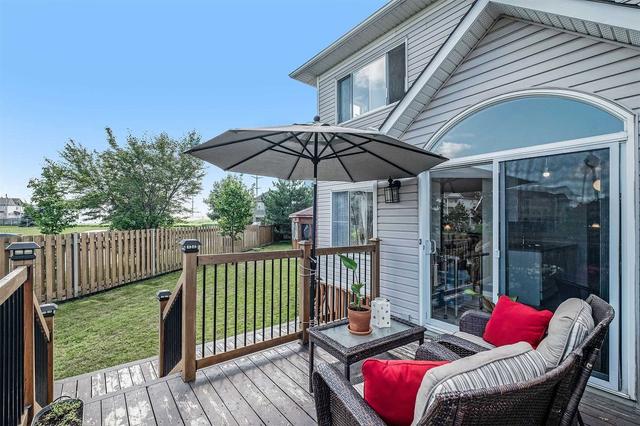 2095 Liska St, House attached with 3 bedrooms, 3 bathrooms and 3 parking in Ottawa ON | Image 11