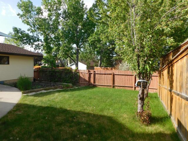 536 Brookpark Drive Sw, House detached with 3 bedrooms, 2 bathrooms and 2 parking in Calgary AB | Image 3