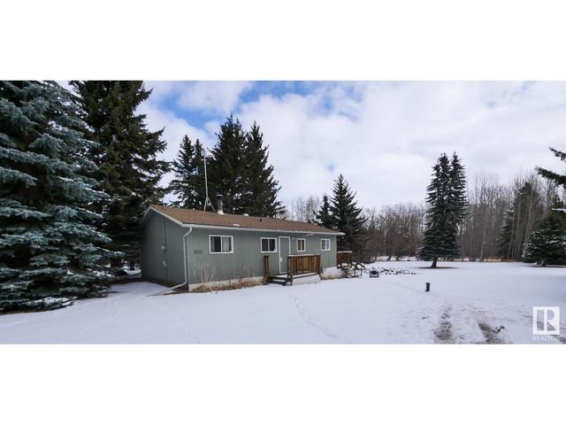 803 8 St, House detached with 3 bedrooms, 1 bathrooms and null parking in Norris Beach AB | Image 2