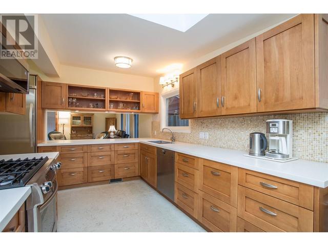 4315 Keith Road, House detached with 4 bedrooms, 2 bathrooms and 5 parking in West Vancouver BC | Image 8