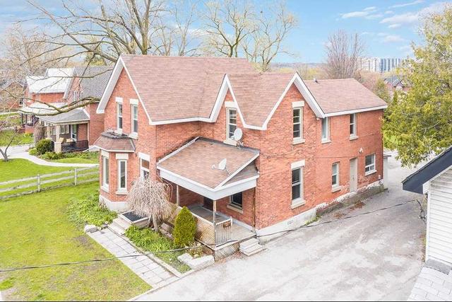 67 Burton Ave, House detached with 4 bedrooms, 3 bathrooms and 10 parking in Barrie ON | Image 1