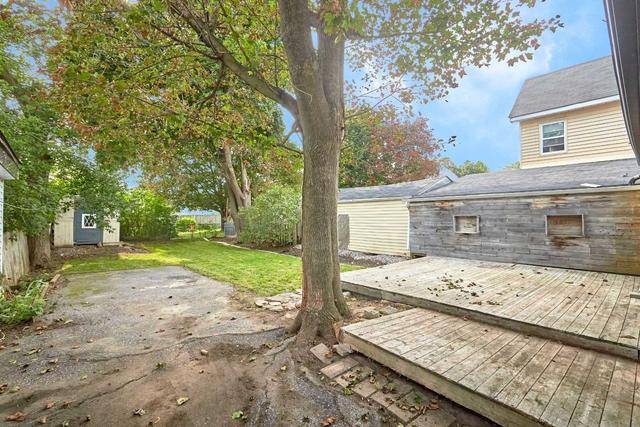 60 Parkside Dr, House detached with 3 bedrooms, 2 bathrooms and 3 parking in Barrie ON | Image 4